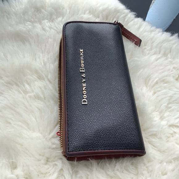 Dooney & Bourke All Weather Leather Long Zip Around Multi-compartment Clutch Bag - Picture 5 of 10